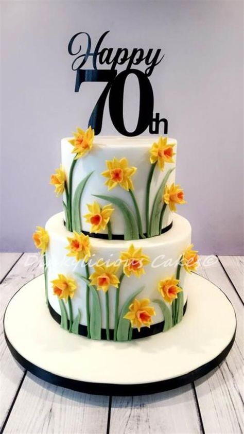 Daffodil Cake Decorations, Daffodil Cake Ideas, Yellow Flower Cake, Flower Cake Ideas, Flower Cake Decor, Cake Decor Ideas, Daffodil Cake, Floral Cake Design, 80 Birthday Cake