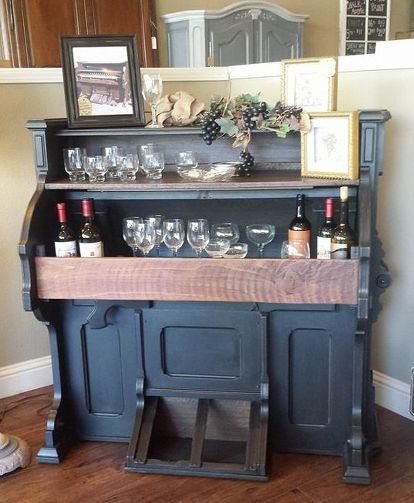 1800 s eastlake pump organ repurposed into a wine bar, diy, painted furniture, repurposing upcycling Organ Repurpose Ideas, Repurpose Organ, Repurposed Organ, Repurposed Piano, Pump Organ, Furniture Repurposing, Bar Diy, Vintage Industrial Design, Old Pianos