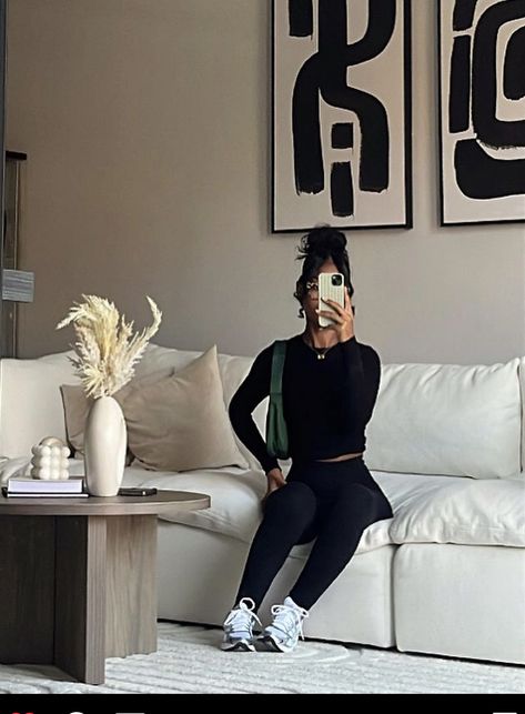 Cold Fits Black Women, Loungewear Outfits Black Women, Clean Girl Aesthetic Black Women, Black Women Aesthetic, Chill Style, Fasion Outfits, Women Aesthetic, Lounge Outfit, Chill Fits