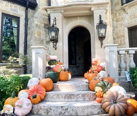 Pumpkin Delivery - Porch Pumpkins Pumpkin Porch Decorations, Pumpkin Porch, Porch Pumpkins, Green Zone, Dallas Arboretum, Millennial Mom, Family Affair, Decor Display, Business Idea