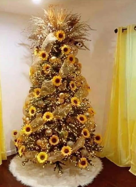 Sunflower Christmas Tree, Fall Tree Decorations, Fall Christmas Tree, Sunflower Tree, Sunflower Christmas, Green Christmas Tree Decorations, Floral Christmas Tree, Burlap Christmas Tree, Christmas Tree Decorating Themes