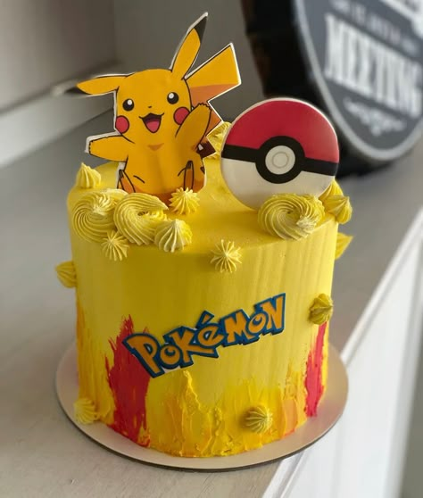 Pikachu Cake Ideas, Pikachu Cake Birthdays, Pokemon Go Cakes, Bolo Pikachu, Stunning Wedding Cakes, Pokemon Birthday Cake, Pikachu Cake, Pokemon Cake, Basic Cake