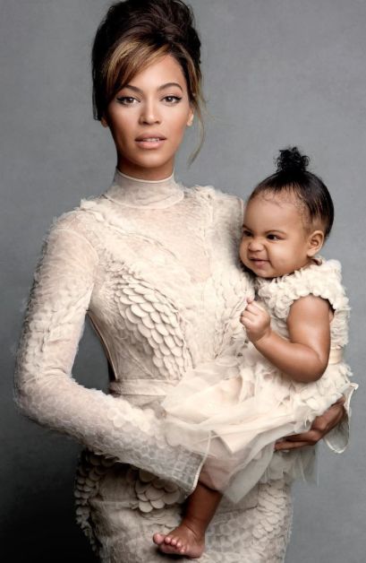 Queen B and baby Blue. Beyonce 2013, King B, Vogue Photoshoot, Blue Ivy Carter, Beyoncé Giselle Knowles-carter, Beyoncé Giselle Knowles, Beyonce And Jay Z, Family Shoot, Celebrity Families