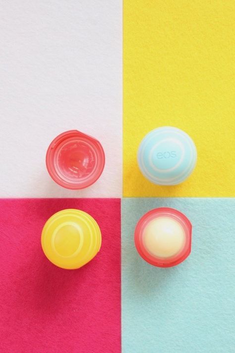 Trash To Treasure: How to Refill Colorful Empty EOS Containers With Homemade Lip Balm Diy Eos Lip Balm, Eos Diy, Diy Moisturizer, Homemade Moisturizer, Lip Balm Containers, Eos Lip Balm, Homemade Lip Balm, Face Scrub Homemade, Vegan Lip Balm