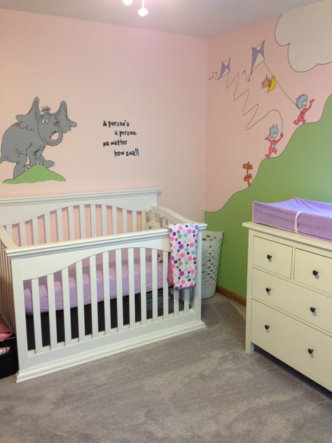 Dr Suess Nursery Ideas, Dr Seuss Nursery Theme, Dr Seuss Mural, Dr Suess Nursery, Rooms Aesthetic, Disney Themed Nursery, Dr Seuss Nursery, Dr Seuss Baby Shower, Child Bedroom