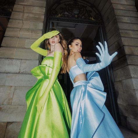 Heart Evangelista on Instagram: “A sweet collaboration with my darling @sirapevida for the virtual attendance of the @tonywardcouture digital show.🥰 Couture collection for…” Gown Poses, Paris Fashion Week 2022, Tony Ward Couture, Heart Evangelista, Fashion Week 2022, Queen Dresses, Festival Outfits Rave, Outfits Rave, High Fashion Editorial