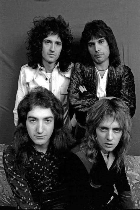 A Night At The Opera, Greatest Rock Bands, Freddy Mercury, Queen Photos, Roger Taylor, We Will Rock You, Queen Freddie Mercury, Queen Pictures, Somebody To Love