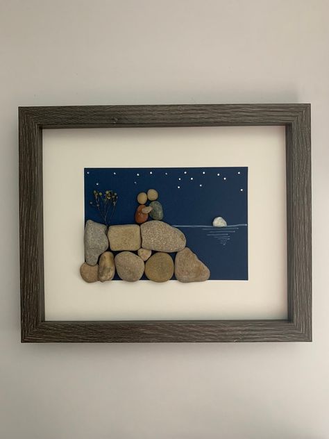 Rock Polishing, Pebble Crafts, Rock Creations, Pebble Art Family, Romantic Wall Art, Art Pierre, White Frames, Art Friend, Stone Pictures