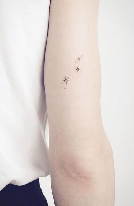 Small Star Tattoos, Small Tattoos For Women, Star Tattoo Designs, Inspiration Tattoos, Small Girl Tattoos, Tattoos Geometric, Star Tattoo, Cute Small Tattoos, Cool Small Tattoos