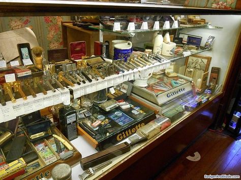 Worlds most amazing vintage shaving collection! B&B member Dommingan. Body Shaver, Vintage Shaving, Shaving Kit, Wet Shaving, Safety Razor, Men's Clothes, Fresh And Clean, Men's Grooming, Vintage Travel