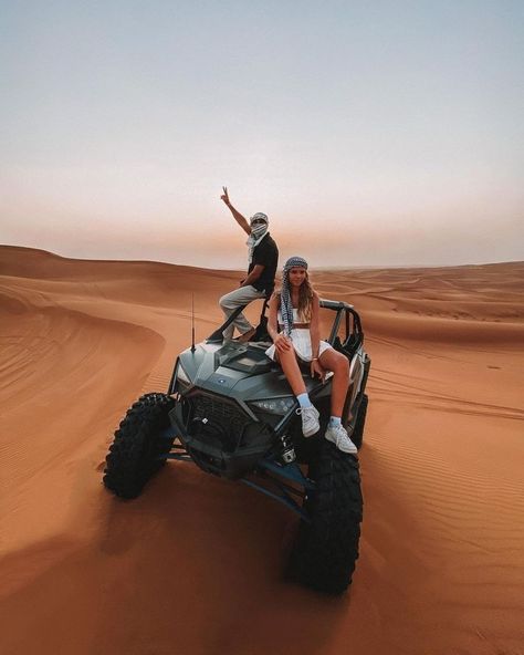 Desert Photoshoot Outfit, Dubai Picture Ideas, Desert Photoshoot Ideas, Dubai Photoshoot, Desert Pictures, Quad Biking, Dubai Safari, Safari Photography, Dubai Outfits