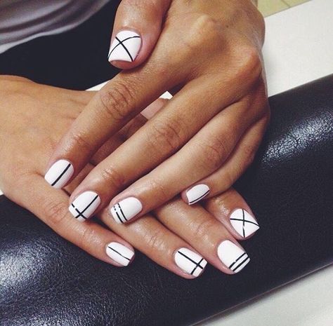 nail Nails Geometric Design Minimal, Short Nail Designs Lines, Simple Line Nail Designs, Sturgis Nails, Nail Art Lines Designs, Simple Line Nail Art, Geometric Nail Designs, Nails Art Easy, How To Nail Art