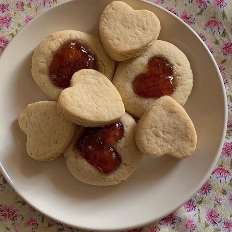 #cookies #food #sweets #dessert #pink #girly #baking #strawberry Baking Aesthetic Pink, Strawberry Cookies Aesthetic, Coquette Cookies Aesthetic, Strawberry Desert Aesthetic, Heart Cookies With Jam Aesthetic, Strawberry Cookies, Shortbread Cookies, Biscuits, Yummy Food