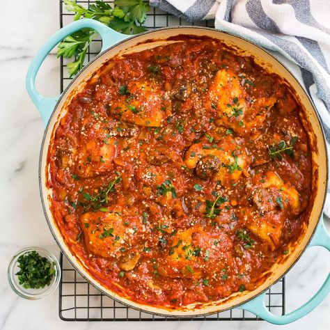 This easy chicken cacciatore recipe with boneless chicken thighs, mushrooms, and wine is made on the stovetop and ready in under an hour. Dutch Oven Chicken Thighs, Chicken Cacciatore Easy, Cacciatore Chicken, Catering Dinner, Dutch Oven Chicken, Cacciatore Recipes, Chicken Cacciatore Recipe, Chicken Garlic, Chicken Recipes Boneless