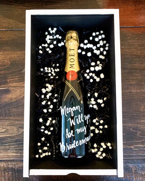 Unique Bridesmaid Proposal Gifts, Luxury Bridesmaid Proposal, Bridesmaid Proposal Champagne, Wedding Bridesmaid Proposal, Champagne Box, Unique Proposals, Bridesmaid Gifts Unique, Champagne Bridesmaid, Unique Bridesmaid