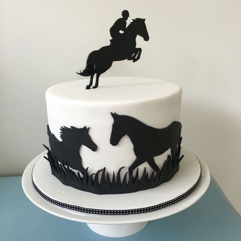 Cake Designs Horses, Horse Topper Cake, Cake With Horses Birthday, Horse Bday Cake, Cake Horse Birthday, Horse Cakes Birthday, Birthday Cake Horse, Horse Cake Ideas, Horse Themed Cake