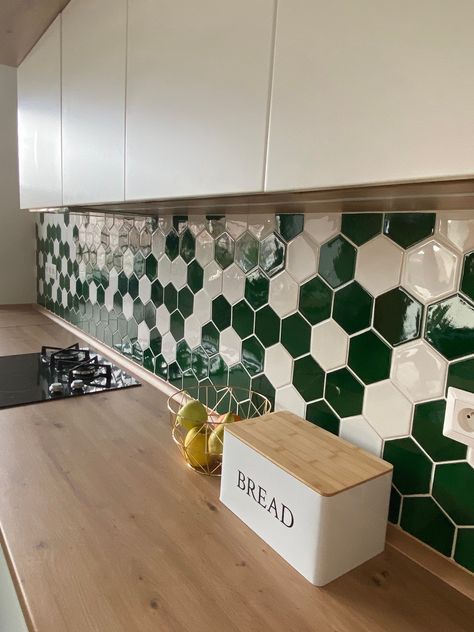 Introducing our stunning handmade ceramic tiles with a gorgeous green crackle glaze. These tiles add a touch of sophistication and elegance to any space, and are perfect for updating your kitchen backsplash, bathroom, or any other room where tile decoration is needed. We offer our tiles in a variety of shapes, including square, rectangle, triangle, diamond, hexagon, and fishscale, and in a range of sizes to suit your project. Plus, we offer made-to-order options to ensure that your tiles fit you Hexagon Backsplash Kitchen, Terrazzo Backsplash, Green Hexagon Tile, Green Kitchen Backsplash, Crackle Glaze Tiles, Hexagon Tile Backsplash, Tile Hexagon, Tile Decoration, Hexagon Backsplash