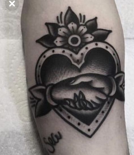 [ traditional ] American Traditional Tricep Tattoo, Traditional Space Filler Tattoo, Traditional Tattoo Heart, Heart Traditional Tattoo, Unique American Traditional, Cover Up Tattoo Design, Unique American Traditional Tattoo, Tattoos For Women Cat, Front Thigh Tattoos