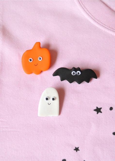 DIY Clay Halloween Pins | Handmade Charlotte Easy Halloween Diy Crafts, Easy Halloween Crafts For Kids, Cheap Halloween Diy, Fun Diy Halloween Decorations, Diy Halloween Party, Cheap Diy Halloween Decorations, Halloween Decorations For Kids, Halloween Clay, Weekend Crafts