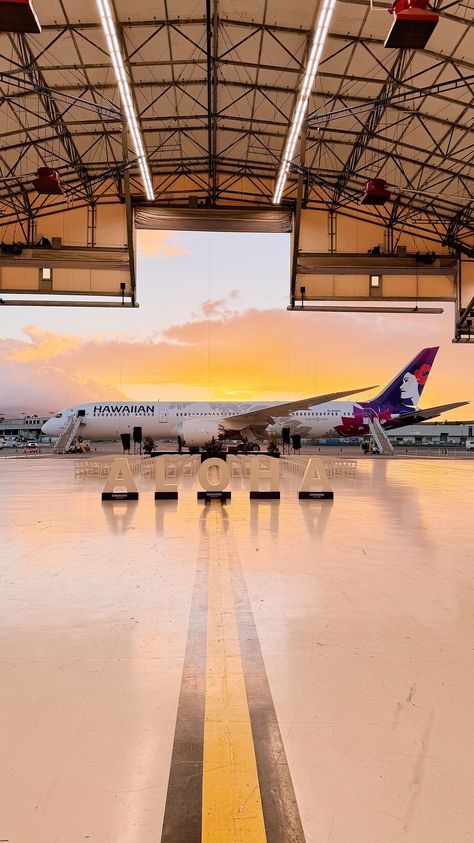 Welcome home! ✈️🌺 This morning, over 1,500 employees and their guests celebrated our first @boeing 787 Dreamliner in Honolulu. Hawaiian… | Instagram 2025 Moodboard, 787 Dreamliner, Boeing 787 Dreamliner, Charles I, Hawaiian Airlines, Hawaiian Art, Boeing 787, Charter School, Jet Plane