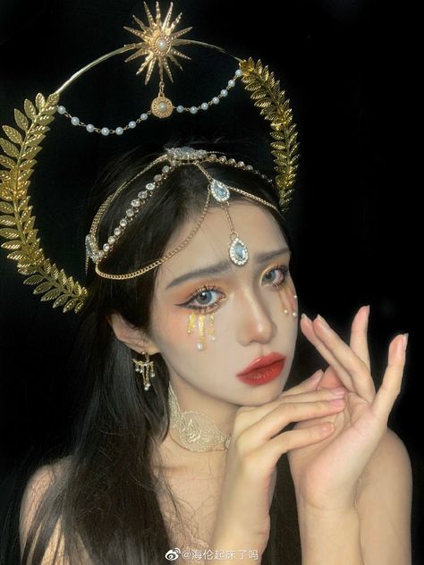 Hear Accessories, Goddess Costume Makeup, Mary Costume, Realistic Costumes, Face Art Makeup, Korean Eye Makeup, Goddess Costume, Headpiece Jewelry, Aesthetic People