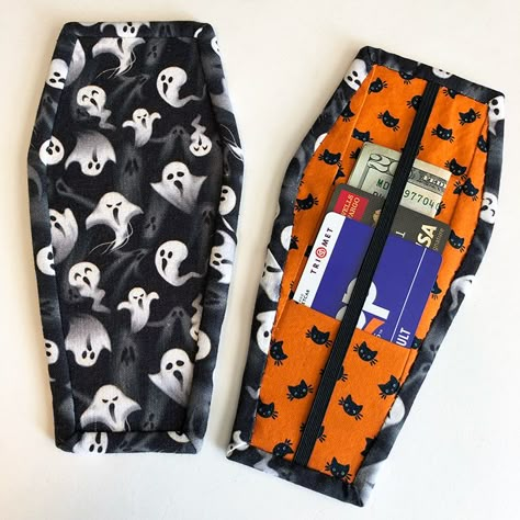 Halloween Fabric Sewing Ideas, Coffin Embroidery, Creepy Sewing Projects, Witch Sewing Projects, Diy Halloween Purse, Coffin Wallet Sewing Pattern, Coffin Bag Pattern, Goth Bag Diy, Nerdy Sewing Projects