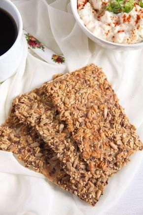 crisp bread 8 Easy Multi Seed Crispbread with Oats and Spelt Flour Crispbread Recipe, Seeded Crackers, Oat Crackers, Crisp Bread, Spelt Flour, Cracker Recipes, Super Easy Recipes, Flaxseed, Granola Bars