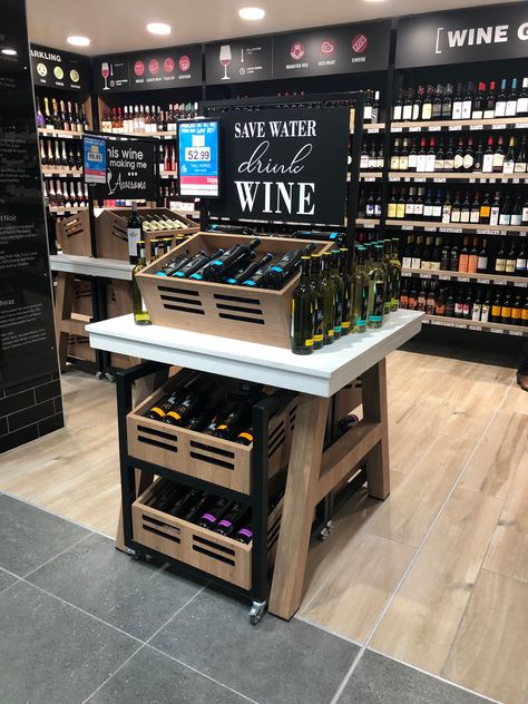 Wine shopfits Wine Boutique Shops Retail Design, Coffee And Wine Shop, Wine Store Design Shop Interiors, Wine Boutique Shops, Wine Store Display, Wine Corner, Wine Store Design, Wine Shop Interior, Wine Restaurant