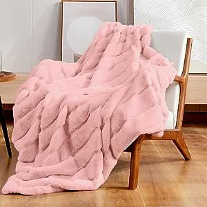 Luxury Cute Pink Apartment, Pink And White Room, Pink Bow Aesthetic, Teen Room Makeover, Cozy Room Ideas, Bubble Blanket, Fuzzy Throw Blanket, Pink Apartment, College Dorm Room Inspiration