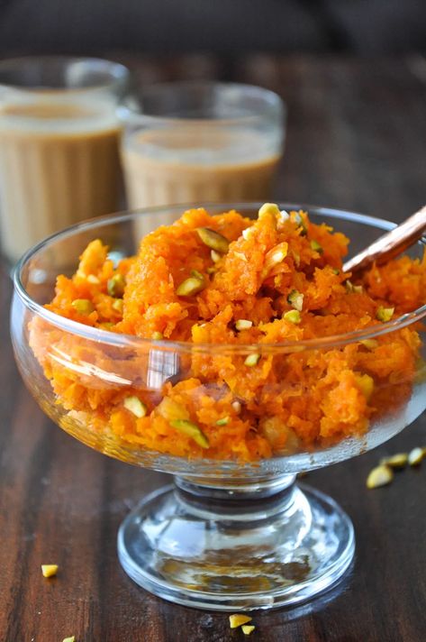 Gajar Ka Halwa - Indian Carrot Pudding (gluten-free) Carrot Side Dish Recipes, Carrot Dessert Recipes, Dessert Recipes Indian, Carrot Side Dish, Carrot Recipes Dessert, Carrot Recipes Side Dishes, Punjabi Recipes, Easy Indian Dessert Recipes, Carrot Desserts