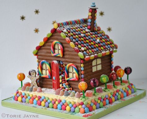 https://flic.kr/p/qJUXzG | Homemade chocolate house | Blogged at Torie… Candy Houses, Enterprise Ideas, Homemade Gingerbread House, Ginger Bread House Diy, Cool Gingerbread Houses, Gingerbread House Template, Gingerbread House Recipe, Chocolate House, Gingerbread House Parties