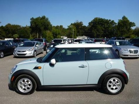 Ice Blue Mini Cooper ... White roof, white bonnet stripes...I think this is the one. Ice Blue Mini Cooper, Light Blue Mini Cooper, Cute Cars Accessories, Blue Mini Cooper, Best First Car, Blue Car Accessories, Preppy Car Accessories, Personalized Car Accessories, White Bonnet