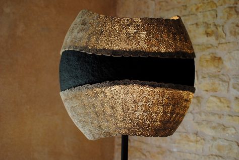 Pulley Light, Luminaire Original, Handmade Lamps, Papel Mache, Cardboard Furniture, Ceramic Lamp, Home Design Decor, Paper Lanterns, Texture Art