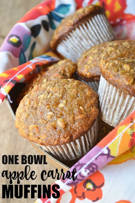 Muffins Carrot, Carrot Muffins Easy, Carrot Muffins Recipe, Muffins Apple, Apple Carrot Muffins, Carrot Dishes, Sweet Potato Muffins, Carrot Muffins, Apple Muffins