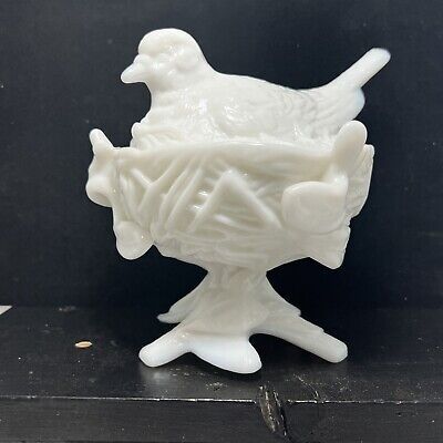 Vintage Westmoreland Milk Glass Bird on Nest Free Shipping | eBay Antique Appraisal, Westmoreland Glass, Glass Ware, Antique Dishes, Glassware Collection, Glass Animals, Glass Birds, Milk Glass, Serveware