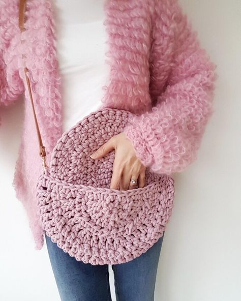 Half Moon Bag Crochet pattern by Make.E | LoveCrafts Moon Bag Crochet, Bag Crochet Pattern, Circle Bag, Moon Bag, Universal Yarn, Baby Scarf, Christmas Knitting Patterns, Cascade Yarn, Lang Yarns