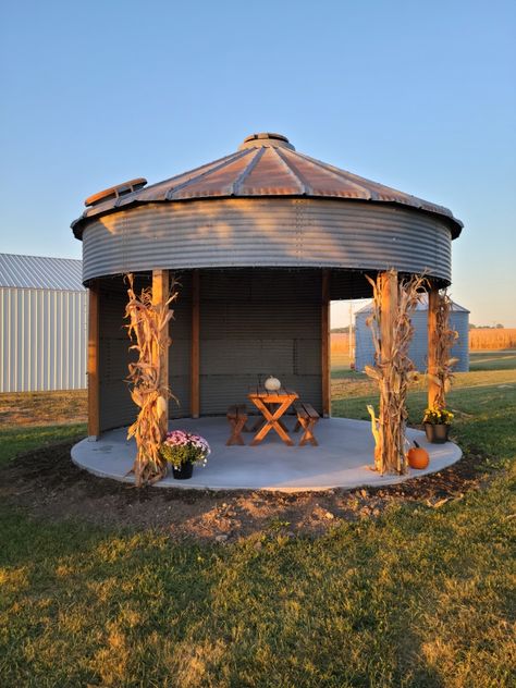 Backyard Addition! – of windowsills and breezy hills Backyard Silo Ideas, Corn Crib Ideas, Silo Gazebo, Grain Bin Gazebo, Backyard Shelter, Silo Ideas, Silo Bar, Bin Bar, Bin Gazebo