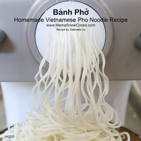 How To Make Rice Noodles Homemade Pasta, Pho Noodles Recipe, Phillips Pasta Maker Recipes, Homemade Rice Noodles, Philips Pasta Maker Recipes, Phillips Pasta Maker, Homemade Pho, Noodle Recipes Homemade, Philips Pasta Maker