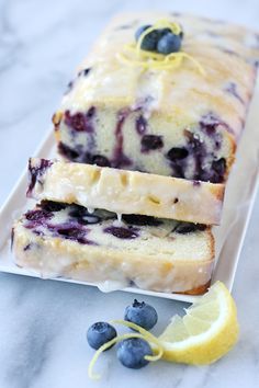 Sourdough Starters, Blueberry Bread Recipe, Lemon Blueberry Loaf, Wallpaper Food, Blueberry Loaf, Resipi Kek, Pane Dolce, Lemon Blueberry Bread, Blueberry Lemon Cake