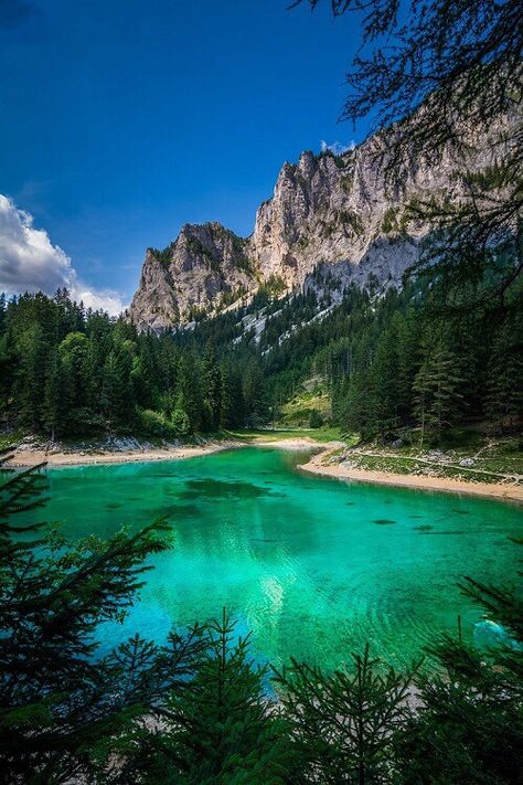 Kryptonite Lake in Austria Underwater Images, Breathtaking Places, Green Lake, Voyage Europe, Beautiful Places In The World, Alam Yang Indah, Salzburg, Places Around The World, Albania