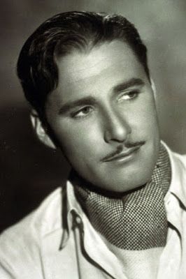 Errol Flynn Mustache Styles, Errol Flynn, Hollywood Men, Australian Actors, Classic Movie Stars, Corte De Cabelo Masculino, Hollywood Legends, Golden Age Of Hollywood, Hollywood Actor