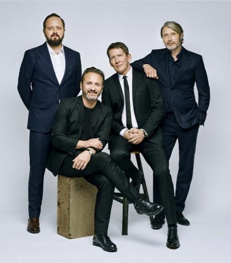 Thomas Vinterberg, Studio Family Portraits, Group Photo Poses, Men In Suits, Group Picture Poses, Generation Photo, Headshot Poses, Group Poses, Corporate Portrait