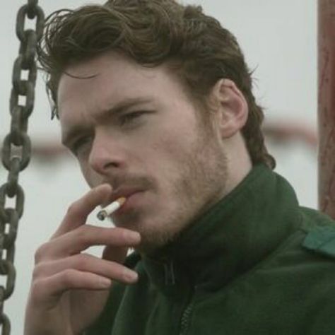 Robb Stark Aesthetic, Richard Madden Shirtless, Game Of Thrones Cast, Robb Stark, King In The North, Hot Dads, Character Inspiration Male, Gra O Tron, Richard Madden