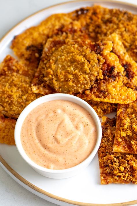 Gruyere Crusted Onion Bites with Bloomin' Onion Inspired Sauce - Grilled Cheese Social Onion Bites, Beef Stew Recipe Oven, Bloomin Onion Sauce, Squash Zucchini Recipes, Oven Beef Stew, Dutch Oven Beef, Bloomin Onion, Vodka Pasta, All Purpose Seasoning