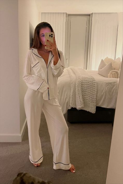 Pyjama shirt and bottoms curated on LTK Loungwear Trends 2021, Old Money Pyjamas Aesthetic, Old Money Aesthetic Pajamas, Classy Pajamas Aesthetic, White Pjs Aesthetic, Black Pjs Outfit, Winter Pyjama Aesthetic, Matching Set Pajamas, Curvy Pajamas