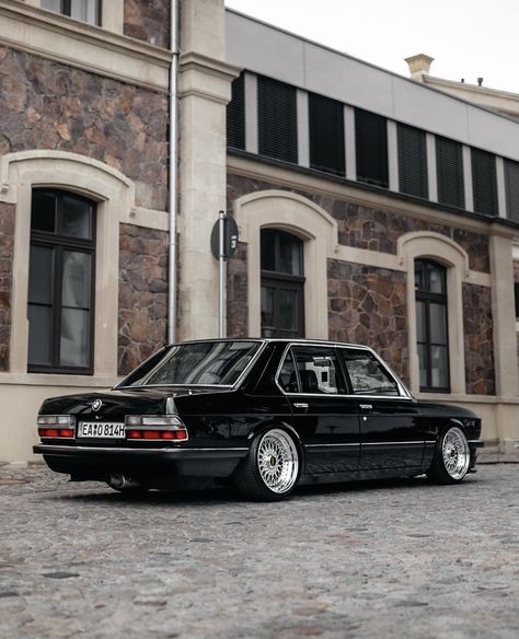 E21 Bmw, E28 Bmw, Bmw E28, Bmw Art, Vw Gti, Bmw Classic Cars, Bmw Alpina, Bmw Classic, Bmw 2002