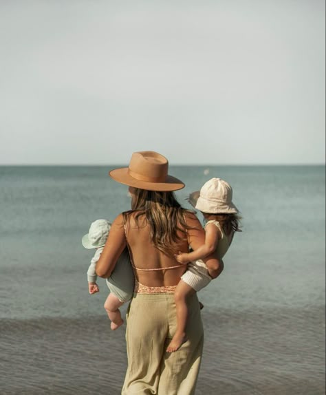 Beach Mom, Mom Aesthetic, Mom Goals, Moms Goals, Motherhood Photography, Baby Shoot, Dream Family, Family Shoot, Beach Shoot