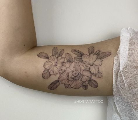 Desert Rose Tattoo Flower, Desert Rose Tattoo, Desert Flower Tattoo, Tattoo Chart, Desert Tattoo, Desert Flowers, Desert Rose, Rose Tattoo, Flower Tattoos