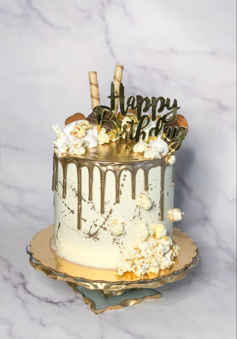 White And Gold Drip Cake, Gold Sweet 16 Cake, Gold Drip Cake, Golden Bday, Girly Birthday Cakes, Disco Cake, Drop Cake, Sweet Sixteen Cakes, Girly Birthday