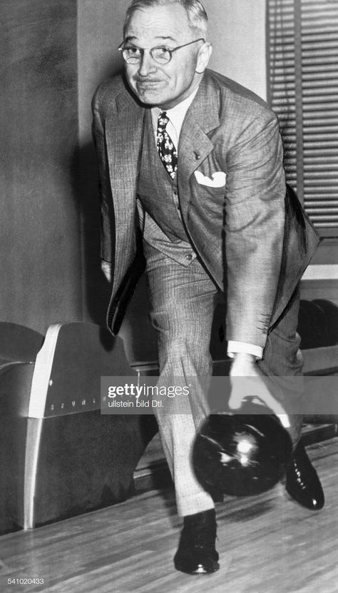 News Photo : Truman, Harry S. *08.05.1884-+Staatspraesident ,... Harry Truman, Bowling, Getty Images, High Resolution, Resolution, History, Memes, Fictional Characters, Quick Saves